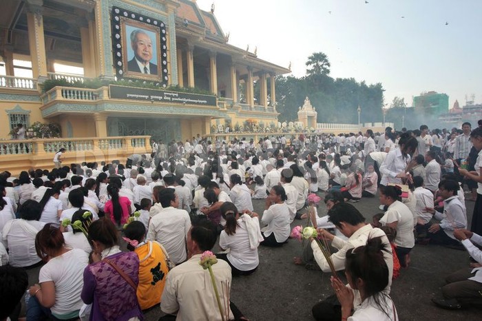 Người dân Campuchia tưởng niệm Cựu hoàng Norodom Sihanouk.